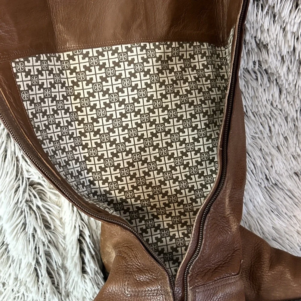 Tory Burch‎ Jolie Tall Pebbled Leather Riding Boots Gold Logo Brown 7.5 Read